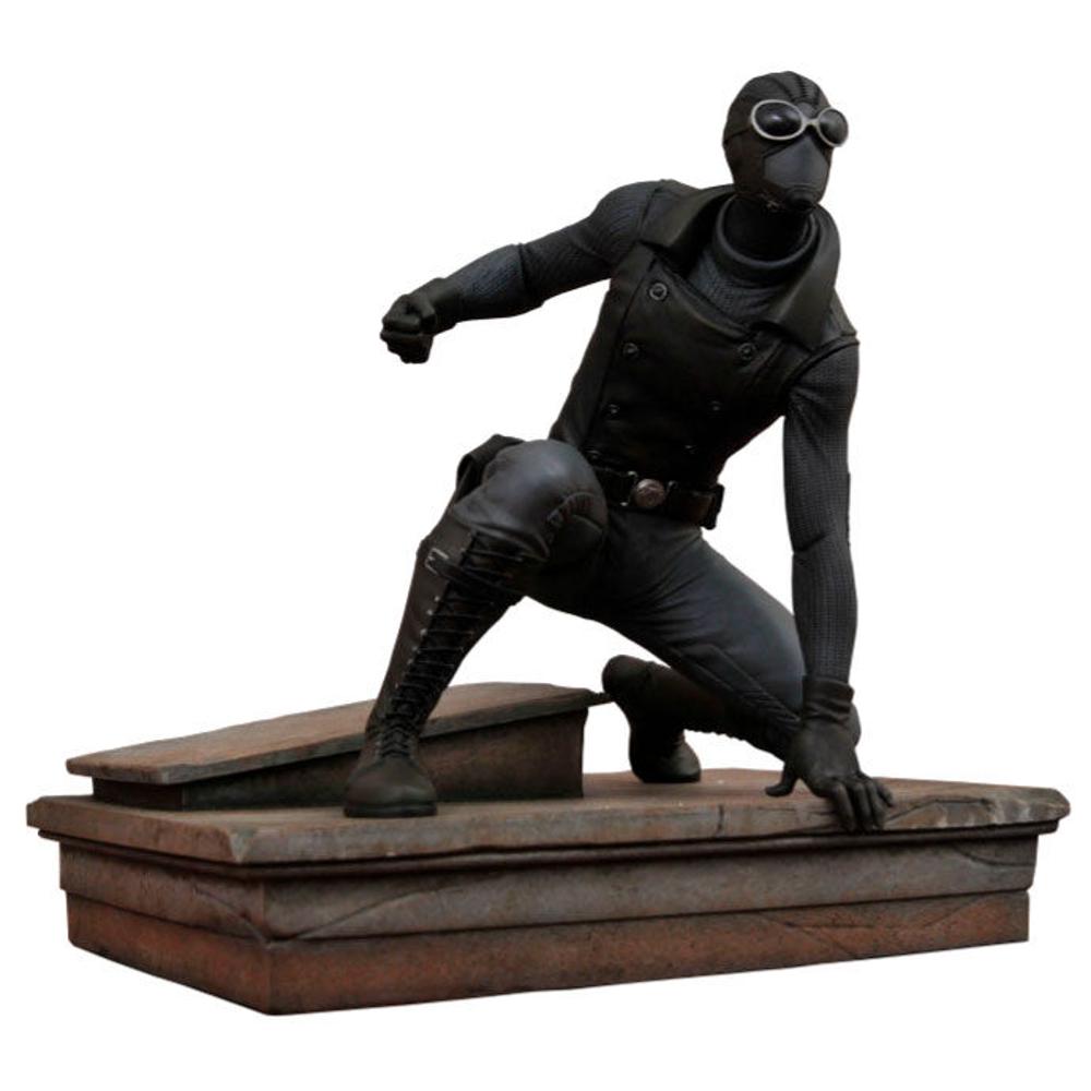 Estatua Spiderman Traje Negro Spiderman Marvel 18Cm