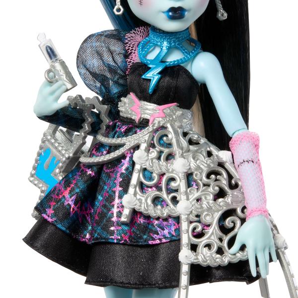 MuEca Frankie Stein Scary Sweet Birthday 1600 Monster High