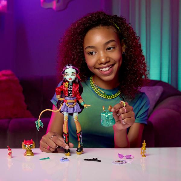 MuEca Jinafire Long Monster High Main Image