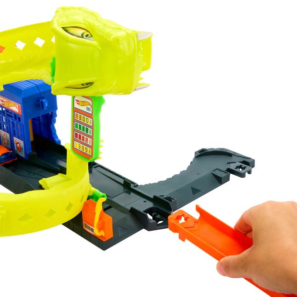 Pista City Ataque Espiral De Serpiente Hot Wheels Main Image