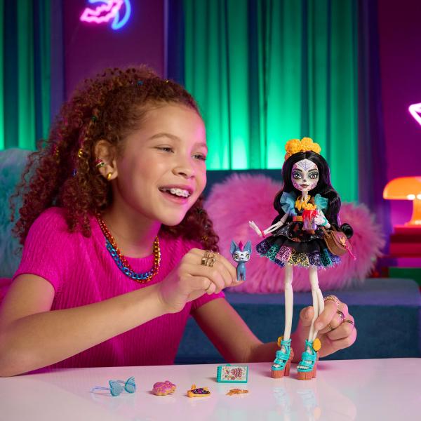 MuEca Skelita Calaveras Monster High
