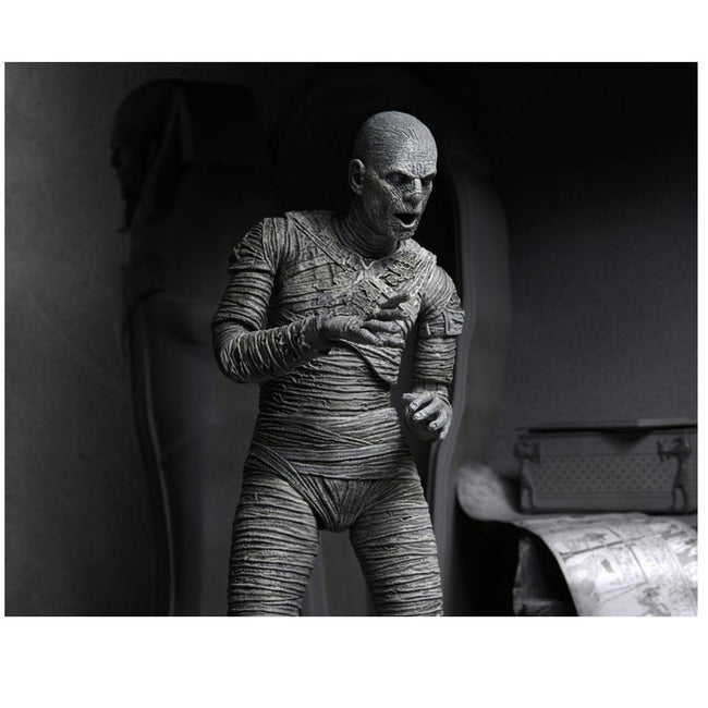 Figura Neca Ultimate Mummy (black &white) 18 Cm Universal Monsters Scale Action Figure Hover Image