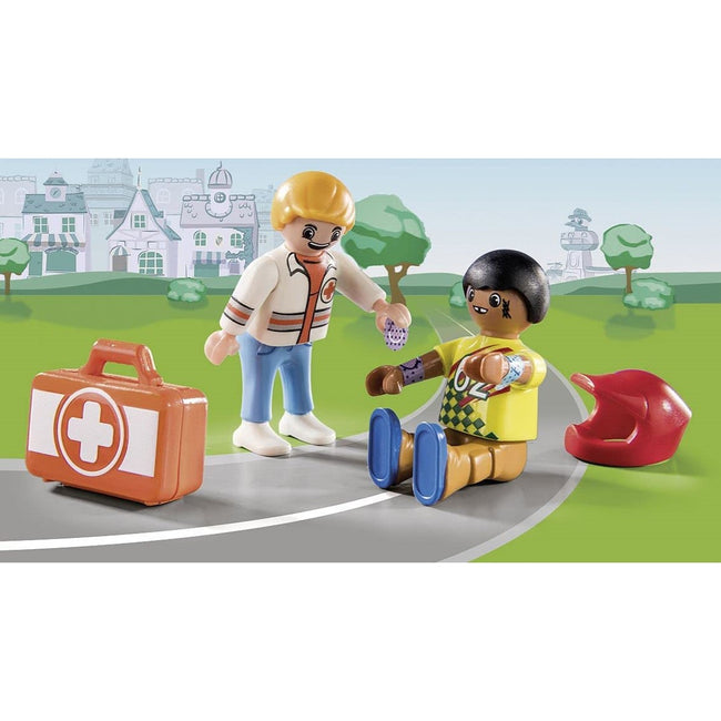 Playmobil Duck On Call Accion Ambulancia Ayuda Al Piloto De Carreras Main Image