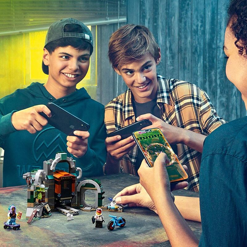 70430 Newbury Subway LEGO Hidden Side?