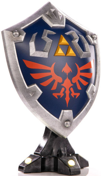 Figura First 4 Figures The Legend Of Zelda Breath Of The Wild: Hylian Shield (12")